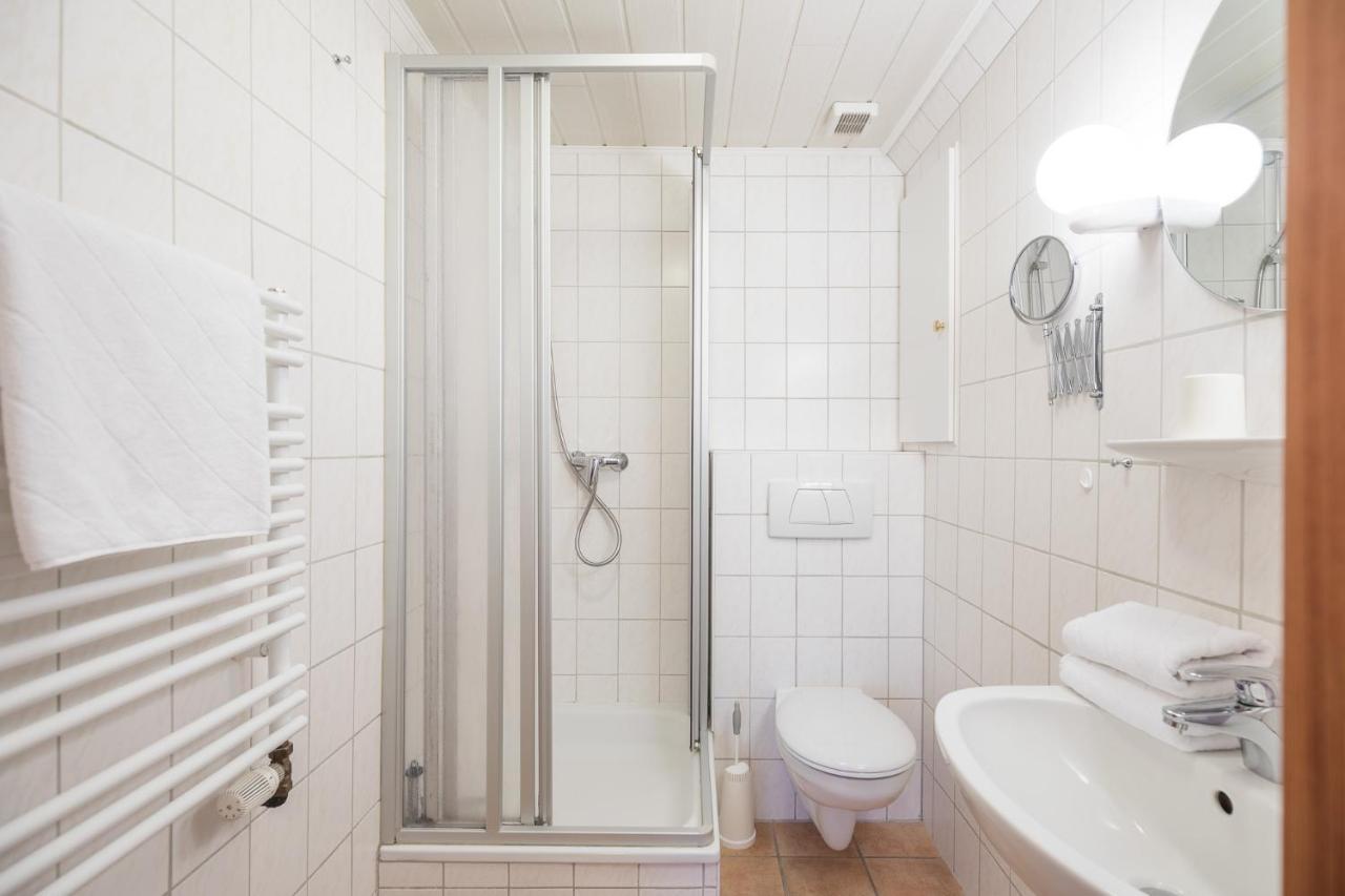 Direkt Am Deich - Amrum Im Gaestehaus Am Badedeich Dagebuell